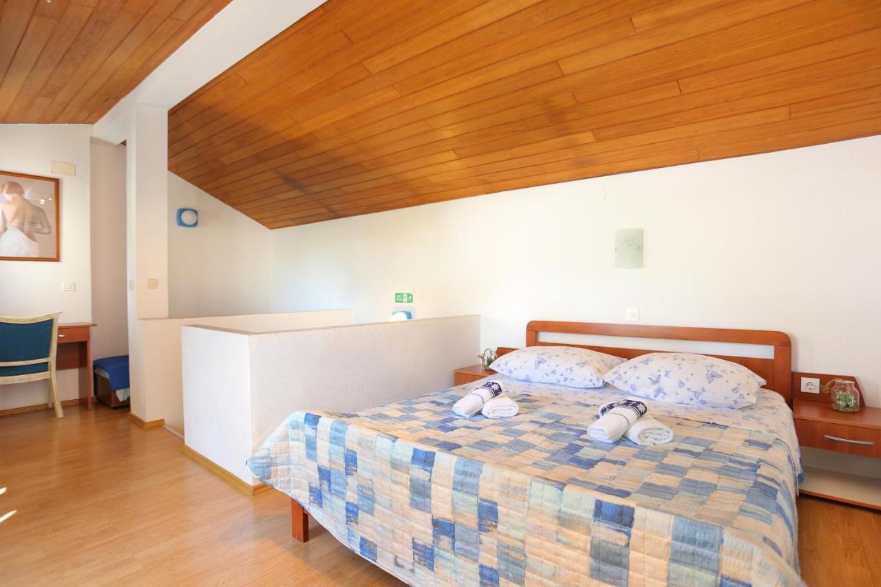 Holiday House With A Parking Space Brela, Makarska - 788 Екстер'єр фото